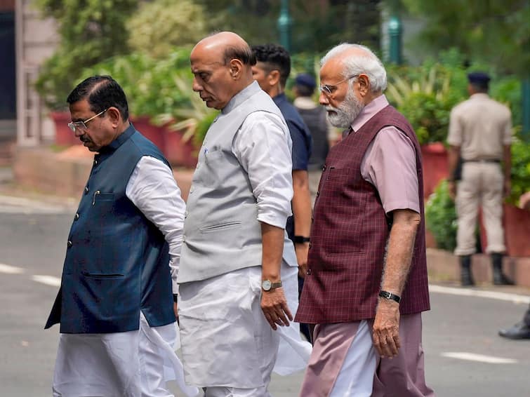 Monsoon Session: PM Modi Holds Discussion With Senior Ministers Including Rajnath Singh Over Parliament Strategy