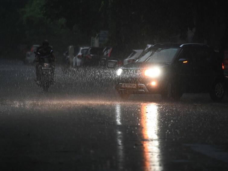 Heavy Rain Lashes Parts Of Delhi Light Showers Likely In NCR On Saturday Heavy Rain Lashes Parts Of Delhi, Light Showers Likely In NCR Tomorrow