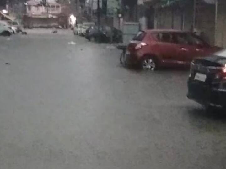 भारी बारिश की स्थिति को देखते हुए दामोह में सीएम शिवराज सिंह चौहान का दौरा रद्द कर दिया है. दामोह जिले के तहसील मैदान पर आज लाडली बहना योजना सम्मेलन का आयोजन किया जाना था.