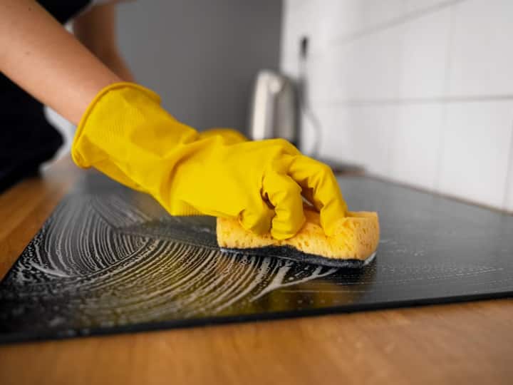 Experts Reveal Most Unhygienic Items In Your Kitchen लोग किचन तो साफ करते हैं, मगर रसोई में मौजूद इन 7 गंदी चीजों की सफाई पर नहीं देते ध्यान