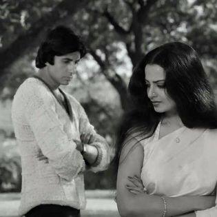 खूब किस्सों, कहानियों और चर्चों के बावजूद दोनों ने अपनी लव स्टोरी पर कभी खुलकर बात नहीं की. वहीं जब ब्रेकअप के कुछ वक्त बाद एक बार एक रिपोर्टर ने अमिताभ बच्चन से दोबारा साथ काम करने की संभावनाओं पर सवाल किया था. इस पर अमिताभ ने जवाब दिया था कि अगर कोई अच्छी कहानी आएगी तो क्यों नहीं साथ काम करेंगे?