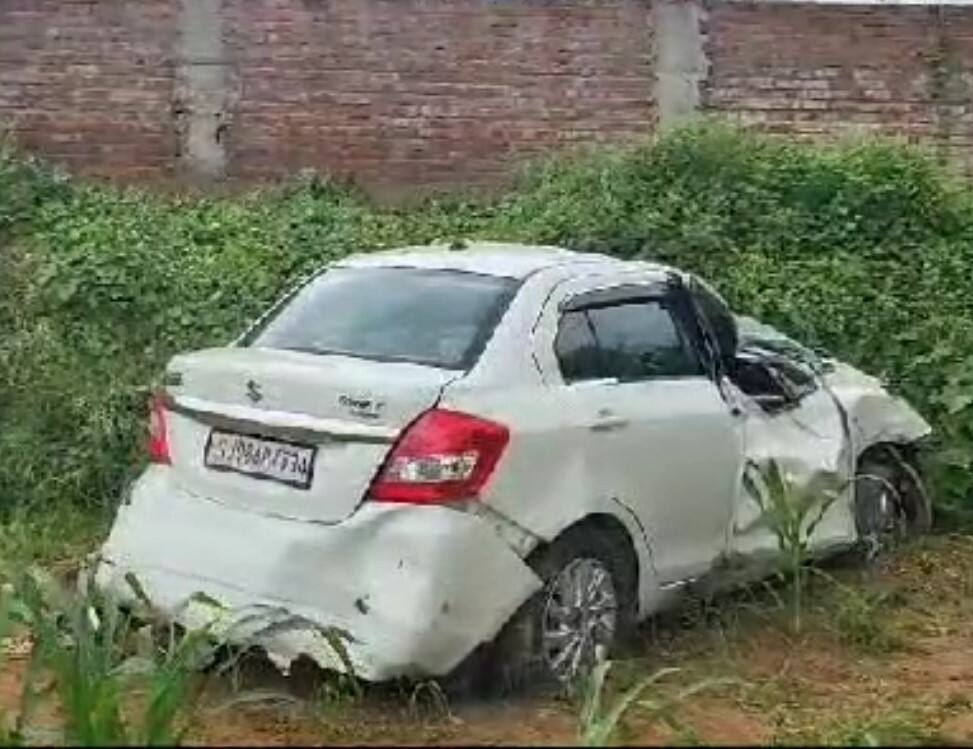 Banaskantha: પૂર ઝડપે આવી રહેલી કાર 6 ફૂટની દીવાલ કૂદી ખેતરમાં પડી, અકસ્માતનો વીડિયો જોઈ રુવાડા ઉભા થઈ જશે Video of Banaskantha car accident goes viral Banaskantha: પૂર ઝડપે આવી રહેલી કાર 6 ફૂટની દીવાલ કૂદી ખેતરમાં પડી, અકસ્માતનો વીડિયો જોઈ રુવાડા ઉભા થઈ જશે