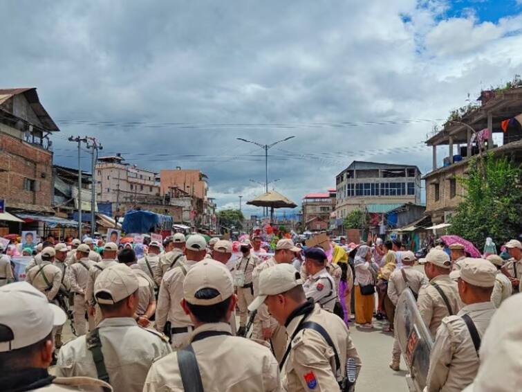 Manipur Violence Mob Steals Rifles, Bullets From Police Armoury in Manipur మణిపూర్‌లో మరోసారి అలజడి, పోలీస్ బెటాలియన్‌పై దాడి చేసిన ఓ వర్గం - తుపాకులు చోరీ