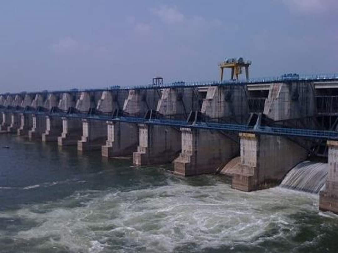 Bhandara Rain News Heavy rain started in Bhandara Bhandara : तीन दिवसांपासून भंडाऱ्यात जोरदार पाऊस, गोसीखुर्द धरणातून पाण्याचा विसर्ग सुरु; नदीकाठच्या गावांना सतर्कतेचा इशारा