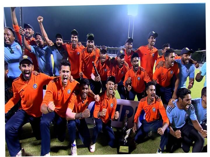 south zone won 45 runs different against east zone and won deodhar trophy in pondicherry அபார சதம் விளாசிய ரோகன்.. எதிரணியை பயமுறுத்திய ரியான்பராக்.. தியோதர் டிராபியை வென்ற தென்மண்டலம்..!