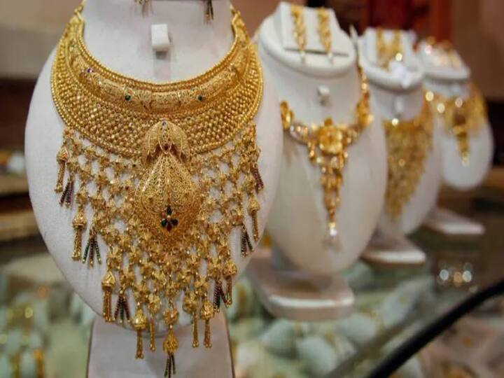 Latest Gold Silver Rate Today 4th august 2023 know gold price in your city chennai coimbatore Trichi bangalore Latest Gold Silver Rate: ஏறவும் இல்லை; இறங்கவும் இல்லை...அப்படியே இருக்கும் தங்கம் விலை! இன்றைய நிலவரம் இதுதான்...!
