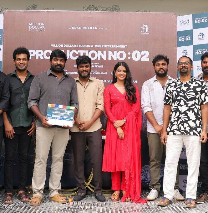 பிறகு இவர் சமீபத்தில் நடித்த குட் நைட் திரைப்படம் ரசிகர்கள் மத்தியில் நல்ல வரவேற்பை பெற்றது.