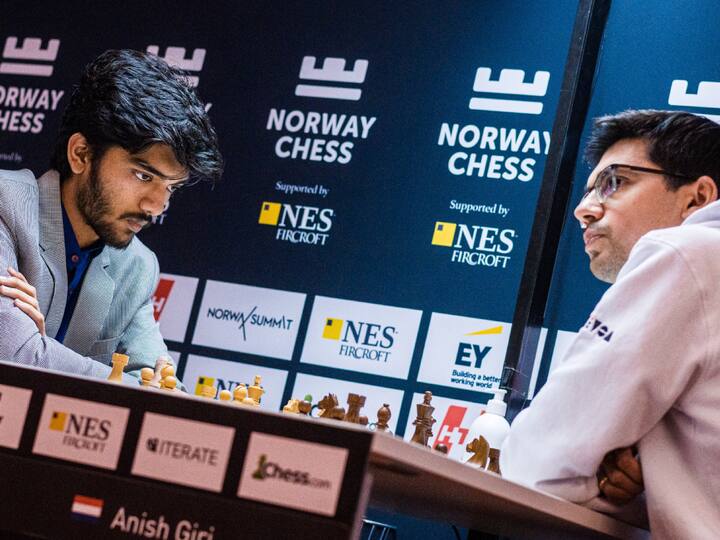 Gukesh Chess: போட்டியில் வெற்றி பெற்றதன் மூலம் உலக தரவரிசை பட்டியலில் முதல் 10 இடத்திற்குள் நுழைந்தார் தமிழ்நாடு வீரர் குகேஷ்.