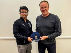 RCB ने संजय बांगर की जगह इस दिग्गज को बनाया नया हेड कोच, पढ़ें कैसा रह अब तक करियर