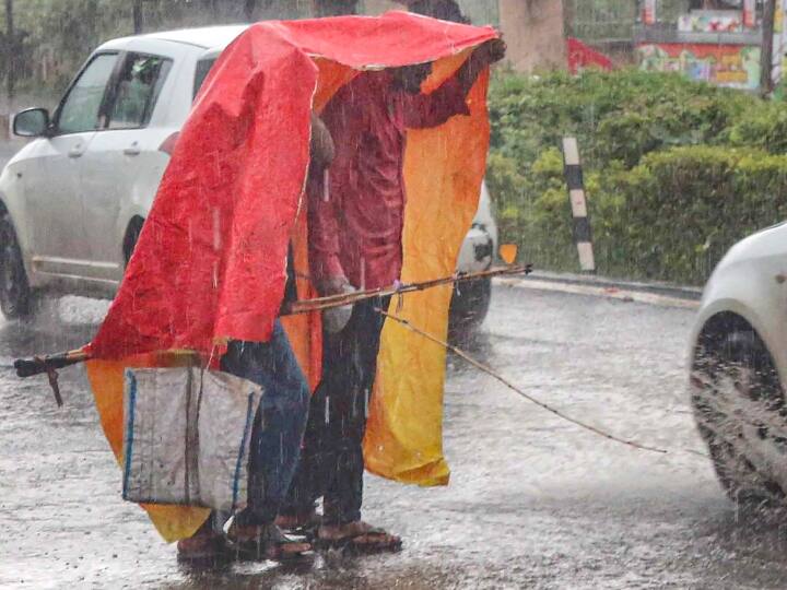 Madhya Pradesh Heavy Rain in Narsinghpur Bhopal and Other MP District IMD issued Alert ann MP Rain News: मध्य प्रदेश के कई जिलों में बीते 24 घंटों में हुई रिकॉर्ड तोड़ बारिश, मौसम विभाग ने जारी की चेतावनी