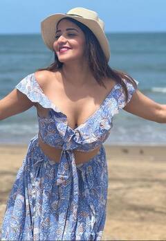 Monalisa: ਮੋਨਾਲੀਸਾ ਦੇ ਇਸ ਅੰਦਾਜ਼ ਨੇ ਮਚਾਈ ਤਬਾਹੀ, ਦੇਖੋ ਖੂਬਸੂਰਤ ਤਸਵੀਰਾਂ