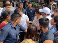 सुप्रीम कोर्ट से जीत के बाद प्रियंका गांधी ने राहुल गांधी को खिलाया लड्डू, ऐसे मनाया जश्न, देखें वीडियो