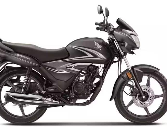 ਹੌਂਡਾ ਮੋਟਰਸਾਈਕਲ ਐਂਡ ਸਕੂਟਰ ਇੰਡੀਆ ਦੂਜੇ ਨੰਬਰ 'ਤੇ ਰਹੀ, ਇਸ ਦੀ ਵਿਕਰੀ ਸਾਲ-ਦਰ-ਸਾਲ ਦੇ ਆਧਾਰ 'ਤੇ 12.5 ਫੀਸਦੀ ਘਟੀ, ਜੁਲਾਈ 2023 ਵਿੱਚ 3,10,867 ਵਾਹਨਾਂ ਦੀ ਵਿਕਰੀ ਹੋਈ। ਪਿਛਲੇ ਸਾਲ ਇਸੇ ਮਿਆਦ 'ਚ ਇਸ ਦੀ ਘਰੇਲੂ ਵਿਕਰੀ 3,55,560 ਯੂਨਿਟ ਸੀ। ਹਾਲਾਂਕਿ, MoM ਆਧਾਰ 'ਤੇ ਇਸ ਨੇ 2.6 ਫੀਸਦੀ ਦਾ ਵਾਧਾ ਦਰਜ ਕੀਤਾ ਗਿਆ ਹੈ।