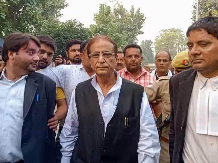 Azam Khan News: बढ़ सकती हैं आजम खान की मुश्किलें, इस मामले में इलाहाबाद HC ने जारी किया नोटिस, रामपुर कोर्ट से भी रिकॉर्ड तलब