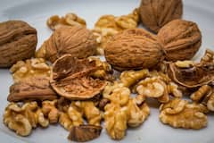 Walnut Benefits : वजन कमी करण्यासाठी अक्रोड ठरु शकते फायदेशीर, फक्त जाणून घ्या खाण्याची योग्य पद्धत