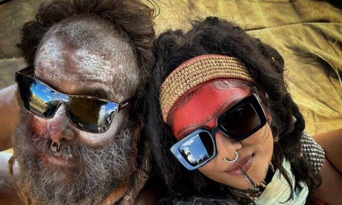சுதந்திரத்துக்கு முன்பு இருந்த வரலாற்றை கூறும் படமாக தங்கலான் இருப்பதால் அதன் மீதான எதிர்பார்ப்பு அதிகரித்துள்ளது. இதில் மூன்று தோற்றங்களில் விக்ரம் நடித்துள்ளதாக கூறப்படுகிறது.