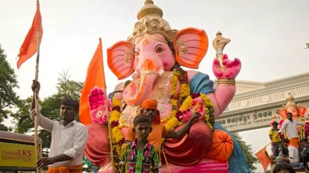 Rajkot Police Commissioners announcement regarding Ganesh festival Must follow these rules Rajkot News: ગણેશ મહોત્સવને લઇને  પોલીસ કમિશનરનું જાહેરનામું, આ નિયમોનું કરવું પડશે પાલન