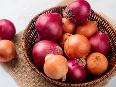 प्याज काटने से भागते हैं दूर? अपनाएं ये आसान ट्रिक, जल्दी भी कटेंगे और आंसू भी नहीं निकलेंगे