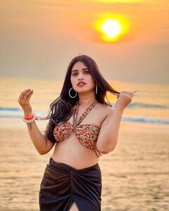 Sravanthi Chokarapu: బీచ్ లో బిగ్ బాస్ బ్యూటీ స్రవంతి అందాల జాతర