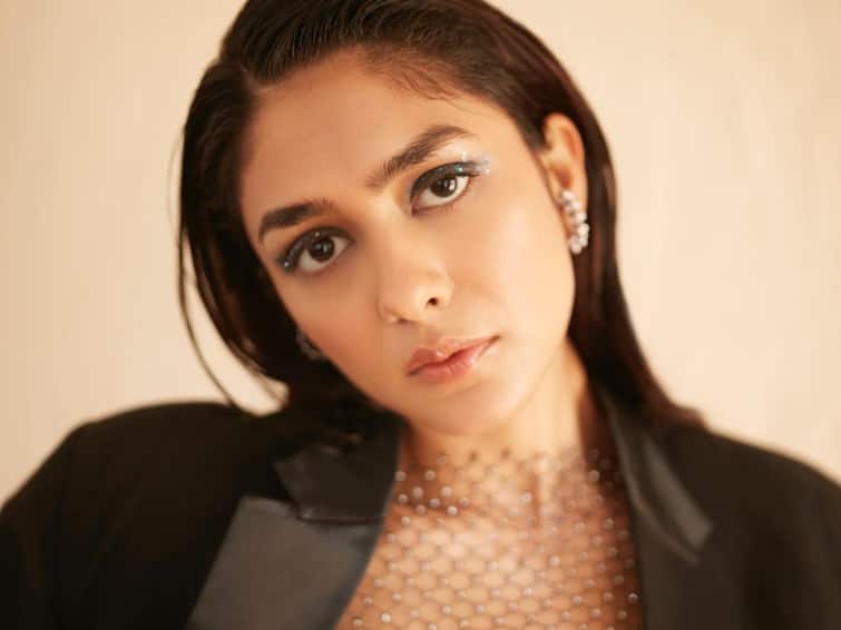 Mrunal Thakur To Receive Diversity In Cinema Award At The Indian Film Festival Of Melbourne