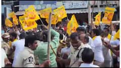 Stone Attack on Chandrababu Naidu : పుంగనూరులో హింస..టీడీపీ శ్రేణులపై వైసీపీ రాళ్లదాడి | ABP Desam