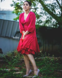 Rashmi Gautam : రెడ్ ఫ్రాక్ లో రష్మి గౌతమ్ అదిరిపోలా!