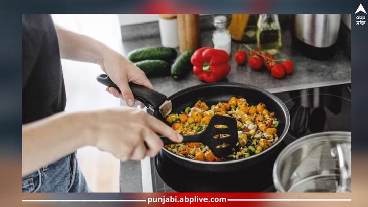 Food Tips: ਅਸੀਂ ਆਪਣੇ ਮਨਪਸੰਦ ਭੋਜਨ ਨੂੰ ਆਸਾਨੀ ਨਾਲ ਪਕਾਉਣ ਲਈ ਪ੍ਰੈਸ਼ਰ ਕੁੱਕਰ ਦੀ ਮਦਦ ਲੈਂਦੇ ਹਾਂ। ਹਾਲਾਂਕਿ, ਕੁਝ ਅਜਿਹੇ ਭੋਜਨ ਹਨ ਜਿਨ੍ਹਾਂ ਨੂੰ ਪ੍ਰੈਸ਼ਰ ਕੁੱਕਰ ਵਿੱਚ ਪਕਾਉਣ ਦੀ ਮਨਾਹੀ ਹੈ।