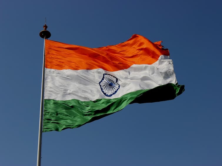 Independence Day 2023 India Who designed Indian flag and how it formed Indian Flag: இந்திய கொடியை வடிவமைத்தது இஸ்லாமிய பெண்ணா? மூவர்ணம் உணர்த்துவது மதங்களை இல்லையா? வரலாறு அறிவோம்..!