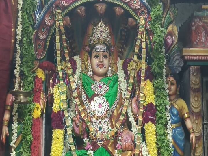 Aadi Festival 2023  Thumbavanathamman presented to devotees in bangle decoration at Thumbavanathu Amman temple in Kanchipuram. காஞ்சிபுரம் : ஆடி மூன்றாம் வெள்ளி.. தும்பவனத்து அம்மன் கோவிலில் குவிந்த பொதுமக்கள்..