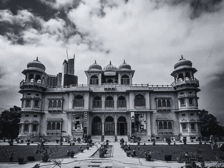Pakistan people is afraid to go Mohatta Palace built by a Hindu businessman pakistan haunted place Pakistan Mohatta Palace: हिंदू बिजनेसमैन के बनाए मोहट्टा पैलेस में जाने से डरता है पूरा पाकिस्तान, जानिए क्यों इसे कहते हैं 'भूतों का महल'