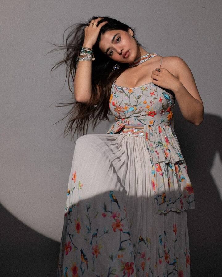 ఇందులో సాయి ధరమ్ తేజ్ కు జంటగా నటించి ఆకట్టుకుంది. Photo Credit: Ketika/Instagram