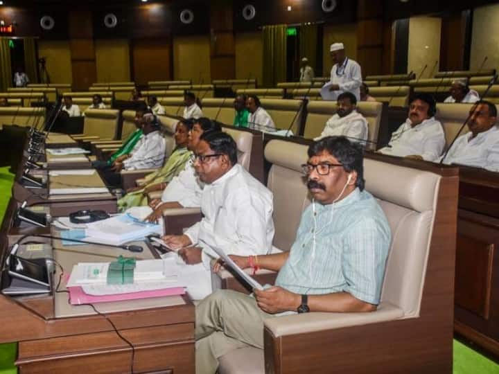 Lok Sabha Elections 2024: आगामी चुनाव से पहले CM सोरेन खेल सकते हैं ये बड़ा दांव, जानें- जाति जनगणना कराने पर क्या बोली सरकार? Lok Sabha Elections 2024 in India Jharkhand CM Hemant Soren considering to conduct caste census Lok Sabha Elections 2024: आगामी चुनाव से पहले CM सोरेन खेल सकते हैं ये बड़ा दांव, जानें- जाति जनगणना कराने पर क्या बोली सरकार?