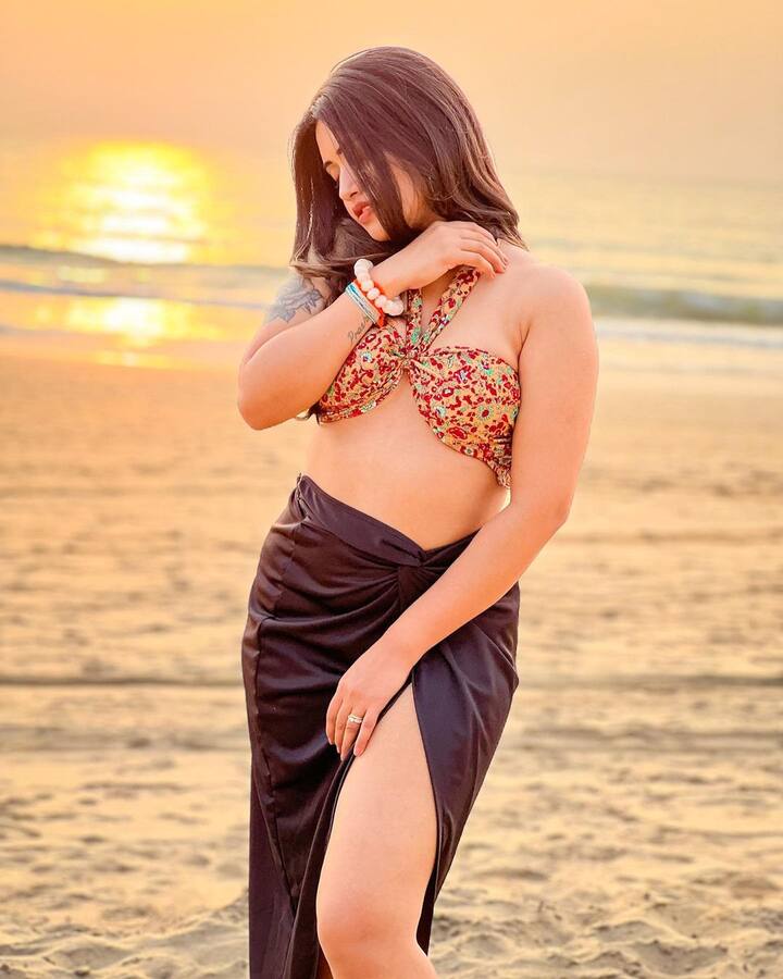 స్రవంతి చొక్కారపు అందమైన ఫోటోలు.  Image Credit: Sravanthi Chokarapu / Instagram