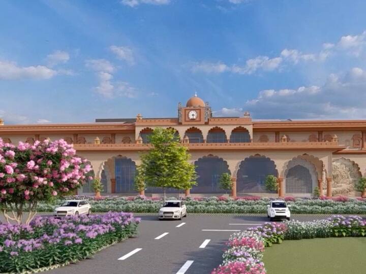 इसके अलावा गुजरात और तेलंगाना में 21-21, झारखंड में 20, आंध्र प्रदेश और तमिलनाडु में 18-18, हरियाणा में 15, कर्नाटक में 13 और अन्य जगहों के रेलवे स्टेशन रिडेवलप किए जाने का प्लान है.