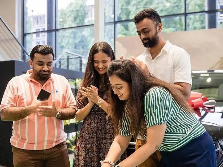 यह एसयूवी मर्सिडीज की शानदार कारों में से एक है, जो महज 7.2 सेकेंड में जीरो से 100 किलोमीटर प्रति घंटे की रफ्तार पकड़ लेती है और 225 किलोमीटर प्रति घंटे की टॉप स्पीड से दौड़ लगा सकती है.