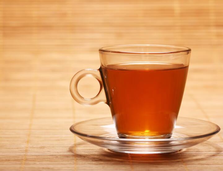 बेली फैट कम करने के लिए आप आंवले की चाय भी पी सकते हैं. आंवला में भरपूर मात्रा में फाइबर होता है. इसके अलावा ये अतिरिक्त कैलोरी भी बर्न करने में मदद करता है.