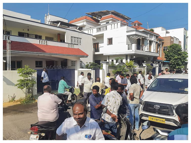 Senthil Balaji Case Enforcement Directorate Raids Nine Locations, Finds Rs 22 Lakh Cash, Valuables From Driver's House Senthil Balaji Case: ED Conducts Raids At 9 Locations, Finds Rs 22 Lakh Cash, Valuables From Driver's House