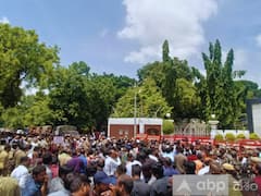 రాజ్‌భవన్ ముట్టడికి ఆర్టీసీ కార్మిక సంఘాల యత్నం- చర్చలకు ఆహ్వానించిన గవర్నర్