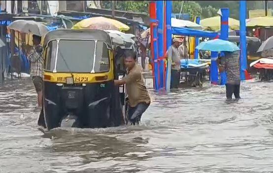 हवामान विभागानं (IMD) दिलेल्या अंदाजानुसार आजही राज्यातील काही भागात जोरदार पावसाची शक्यता वर्तवण्यात आली आहे.