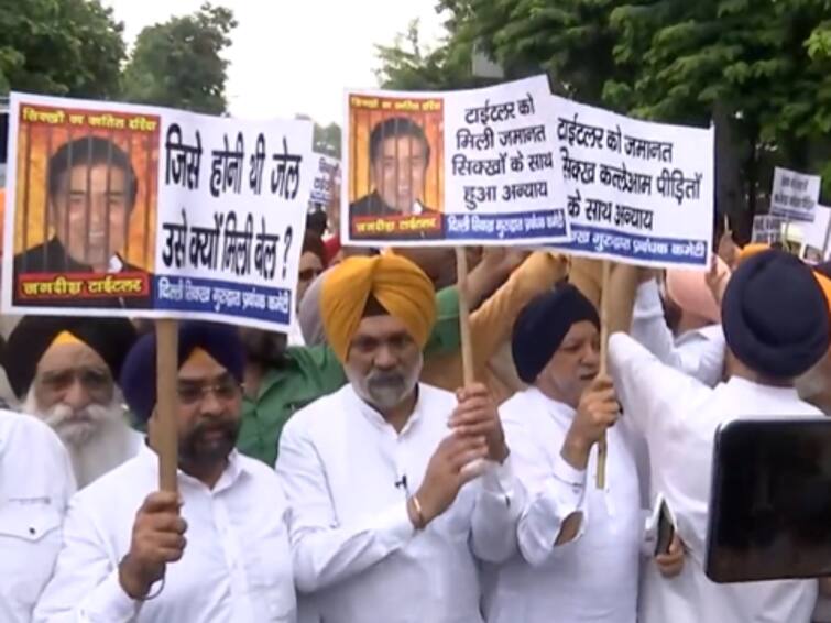 DSGMC Members Stage Protest Outside Delhi Rouse Avenue Court Over Jagdish Tytler And 1984 Anti-Sikh Riots Case Punjabi Community