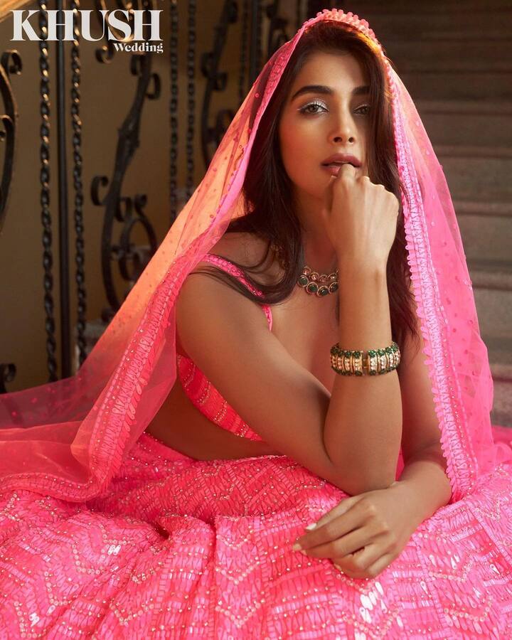Pooja Hegde Photo: પૂજા હેગડે ન માત્ર ફિલ્મોમાં તેની એક્ટિંગના કારણે પરંતુ તે તેના લુક્સને કારણે પણ સમગ્ર ભારતમાં ચર્ચામાં રહે છે.