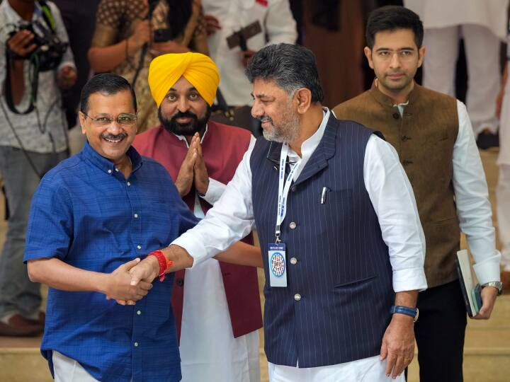 Delhi-Karnataka government clashed over Mohalla clinic AAP Congress alliance ann क्या हो पाएगा आप-कांग्रेस में गठबंधन? मोहल्ला क्लीनिक को लेकर आपस में भिड़ गईं दिल्ली-कर्नाटक सरकार