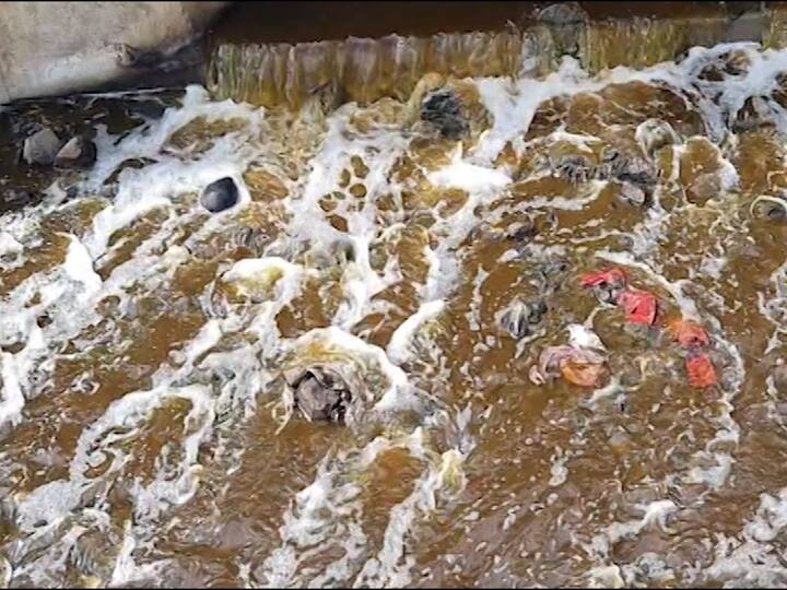 कोळे गावाला पिण्याच्या पाण्याचा पुरवठा हा प्रदूषित होत होण्याबरोबरच लोकांच्या आरोग्याच्याविषयी समस्या उद्भवत आहेत.