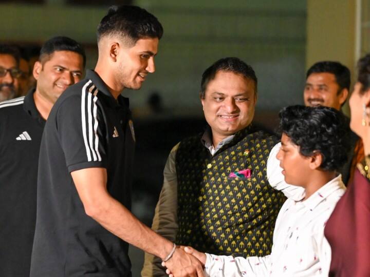 भारतीय टीम के बल्लेबाज शुभमन गिल भी इसमें शामिल रहे. गिल पहले टी20 मुकाबले में कुछ खास नहीं कर सके थे. लेकिन टीम इंडिया को उनसे दूसरे मैच में अच्छे प्रदर्शन की उम्मीद होगी.