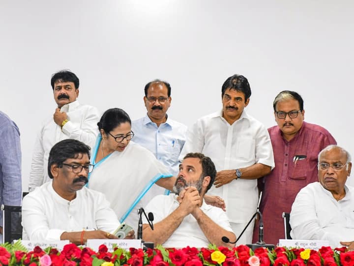 Opposition alliance INDIA mumbai meeting seat sharing formula could be discussed Congress is excited after Rahul Gandhi gets relief INDIA Meeting: राहुल गांधी को राहत के बाद इंडिया की पहली बैठक, सीट शेयरिंग फॉर्मूला से लेकर संयोजक पद पर हो सकता है फैसला