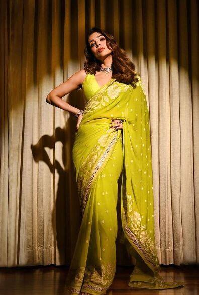 ਜਦੋਂ ਵੀ ਮਲਾਇਕਾ ਅਰੋੜਾ ਕੋਈ ਵੀ ਆਊਟਫਿਟ ਪਹਿਨਦੀ ਹੈ ਤਾਂ ਉਹ ਅਕਸਰ ਪ੍ਰਸ਼ੰਸਕਾਂ ਵਿੱਚ ਟ੍ਰੈਂਡ ਕਰਨ ਲੱਗ ਜਾਂਦੀ ਹੈ।