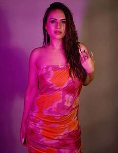 ਆਫ ਸ਼ੋਲਡਰ ਆਊਟਫਿਟ ਪਹਿਨ ਨੇਹਾ ਮਲਿਕ ਨੇ ਕਰਵਾਇਆ ਗਲੈਮਰਸ ਫੋਟੋਸ਼ੂਟ, ਫੋਟੋਆਂ ਦੇਖ ਫੈਨਜ਼ ਦੇ ਉੱਡੇ ਹੋਸ਼