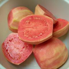 लाल अमरूद के 6 जबरदस्त फायदे जानकर हो जाएंगे हैरान