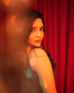 మిలమిల మెరిసిపోతున్న రితికా సింగ్ - కొత్త ఫొటోలు చూశారా?