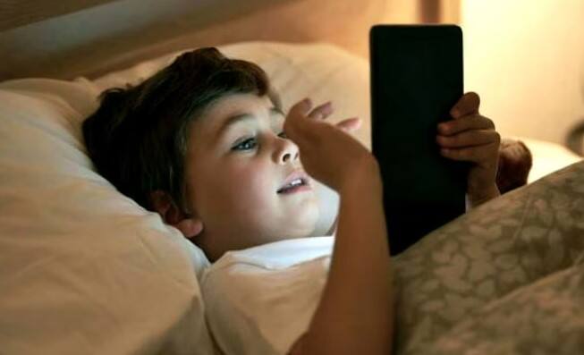 આ સંસ્થા ભલામણ કરે છે કે બાળકોને રાત્રે 10 વાગ્યાથી સવારે 6 વાગ્યા સુધી મોબાઈલનો ઉપયોગ કરવાની મંજૂરી આપવી જોઈએ નહીં.